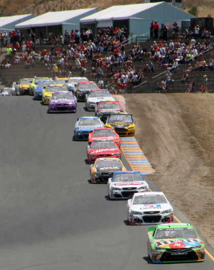 Kyle Busch leads the pack at the 2015 Toyota/Save Mart 350