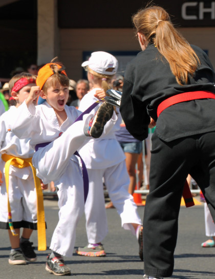 Sonoma Taekwondo Center students show off their skills (Sarah Stierch, CC BY 4.0)