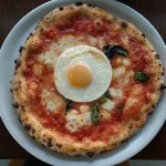 Gastronomic Fix: eggs on pizza