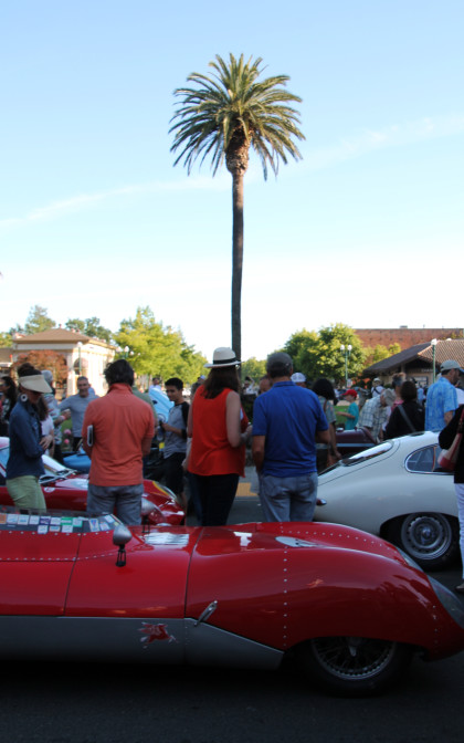 Hundreds flocked to check out historic cars at the Sonoma Plaza (Sarah Stierch, CC BY 4.0)